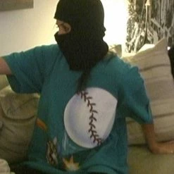 $50 OR LESS Vintage Looney Tunes Taz Baseball Shirt