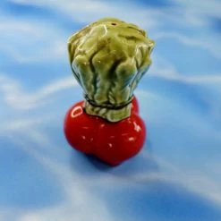 Brand new π $20 OR LESS! Vintage Radish Bunch Figurine π 14 $20 OR LESS! Vintage Radish Bunch Figurine