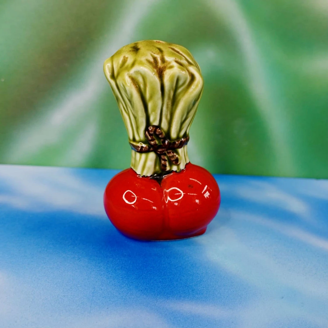 Brand new π $20 OR LESS! Vintage Radish Bunch Figurine π 7 $20 OR LESS! Vintage Radish Bunch Figurine